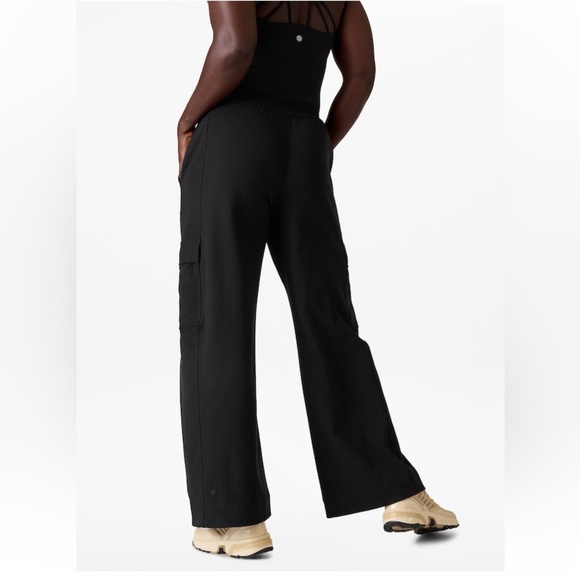 Retroterry Black High Rise Wide Leg Cargo Pant. Petite Medium - Picture 6 of 11